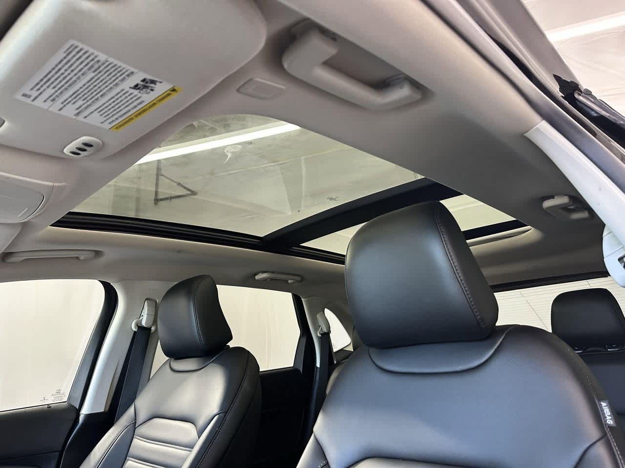 Thumbnail: 2022 Ford Edge - 18