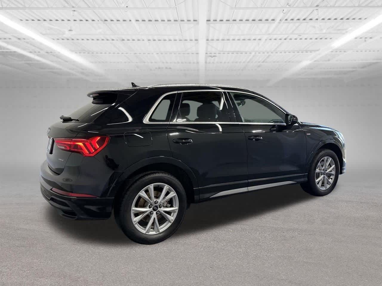 Thumbnail: 2024 Audi Q3 - 6