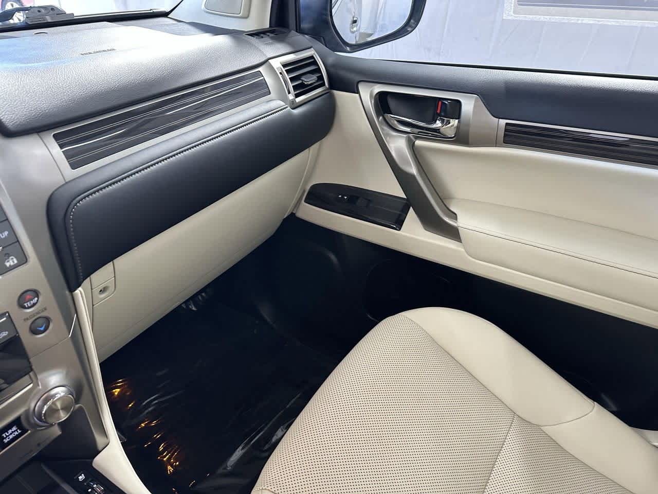 Thumbnail: 2021 Lexus GX - 25