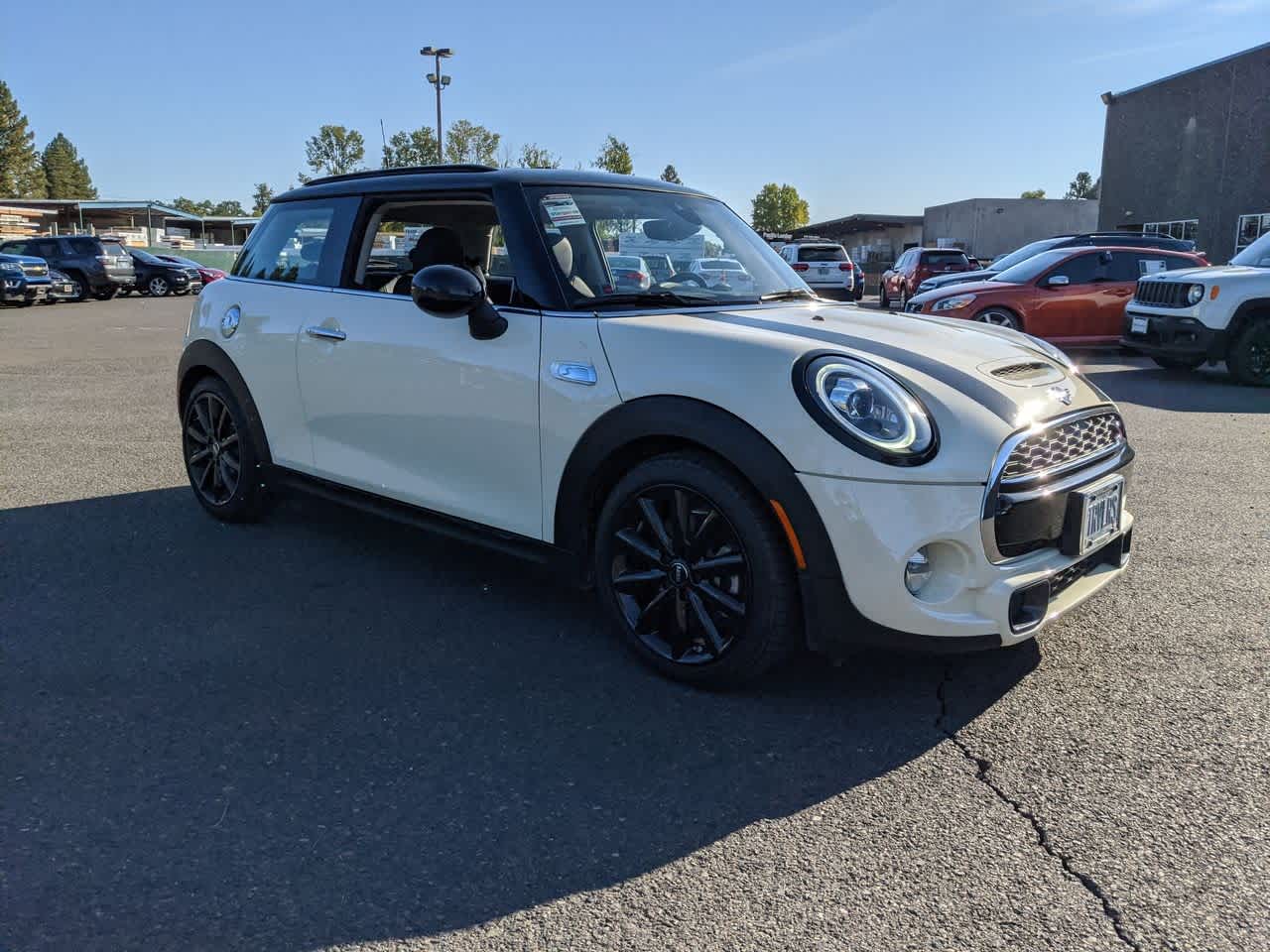 Thumbnail: 2019 MINI Cooper Hardtop - 8