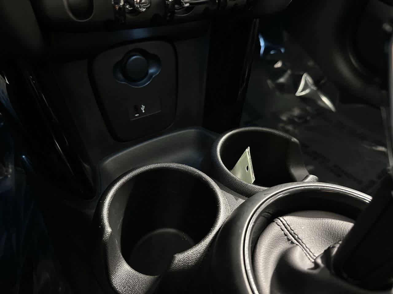 Thumbnail: 2023 MINI Cooper Hardtop - 22