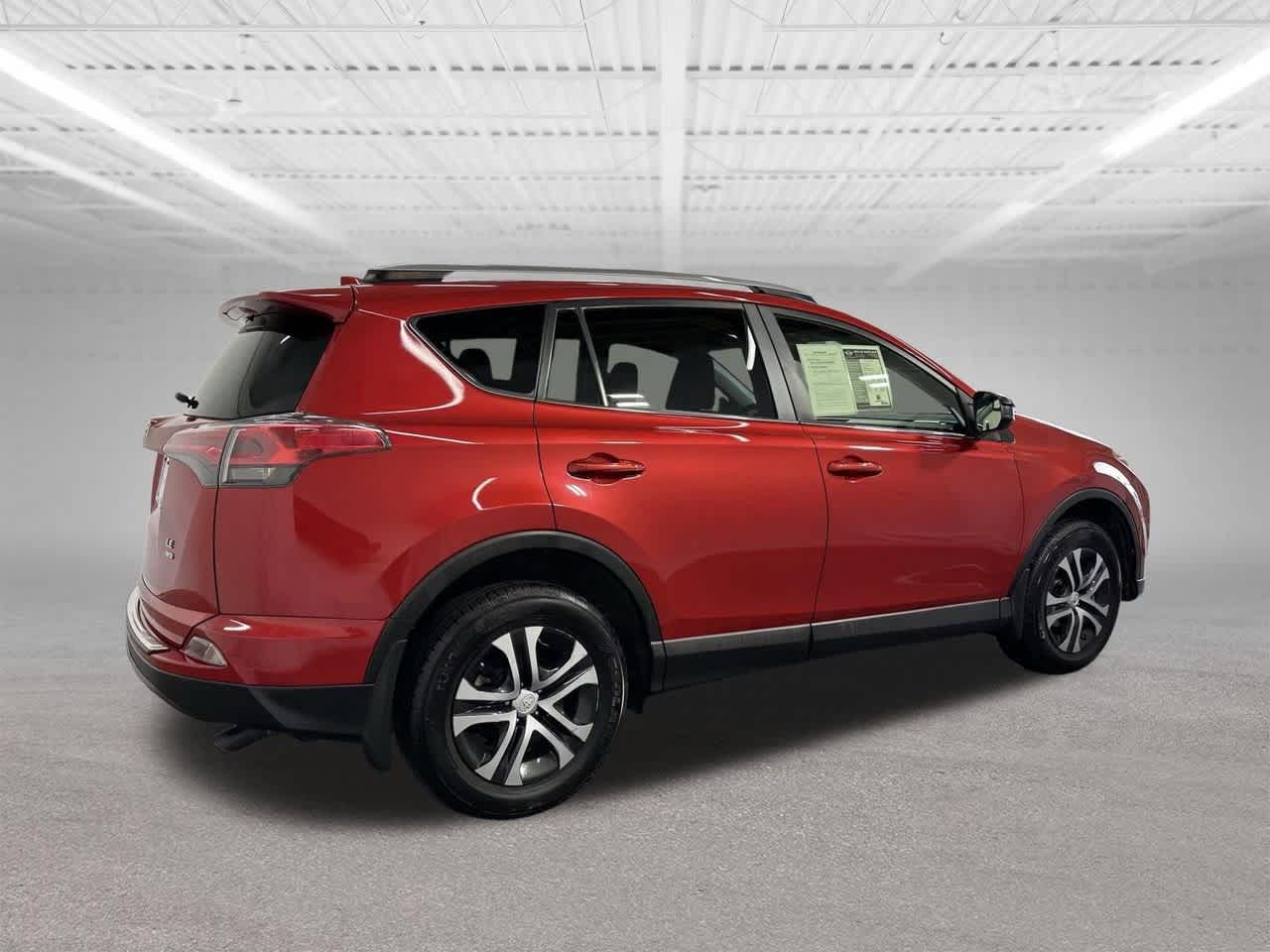 Thumbnail: 2017 Toyota RAV4 - 6