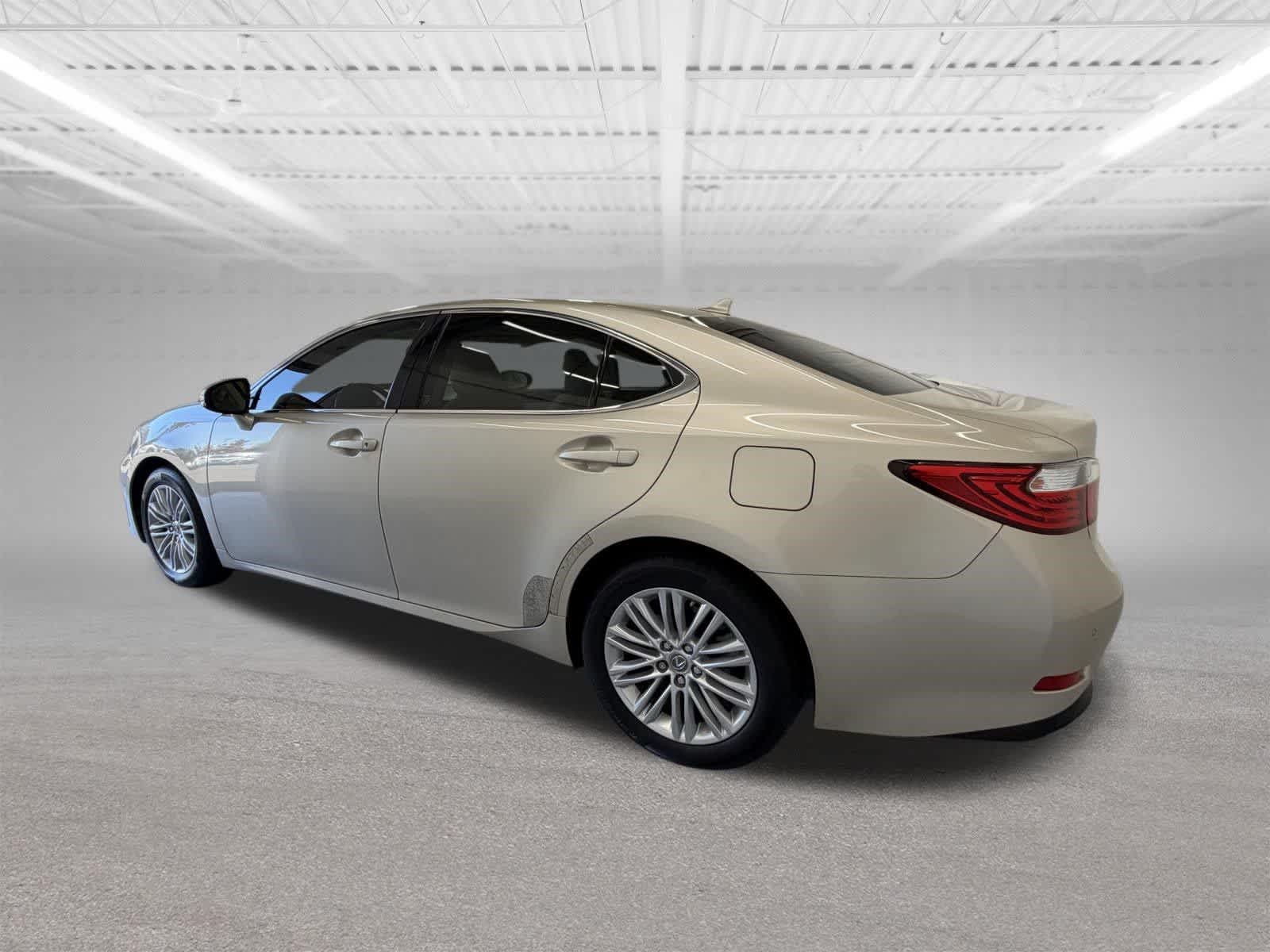 Thumbnail: 2013 Lexus ES - 3