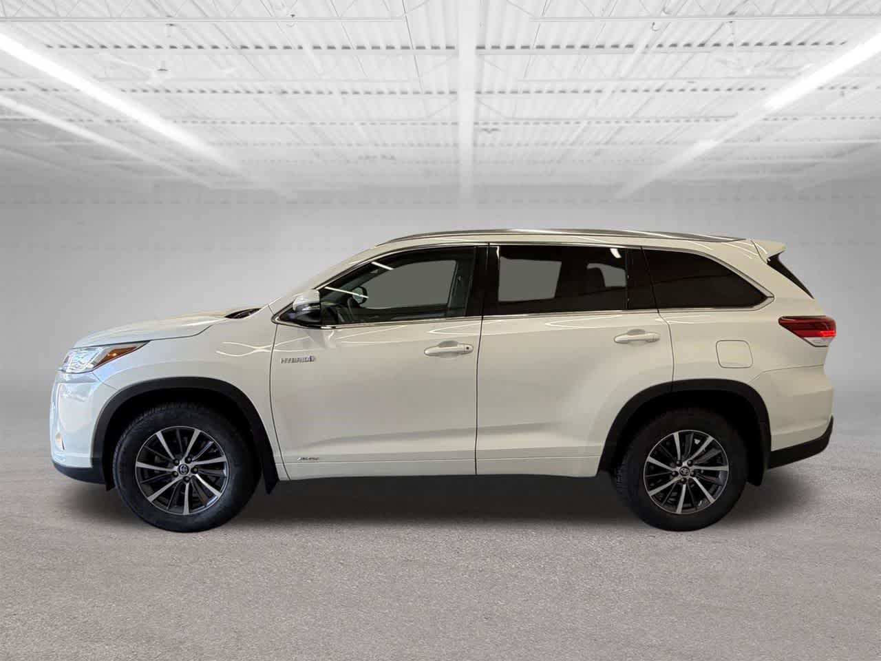 Thumbnail: 2018 Toyota Highlander - 2