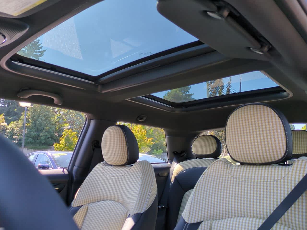 Thumbnail: 2024 MINI Cooper Hardtop - 17