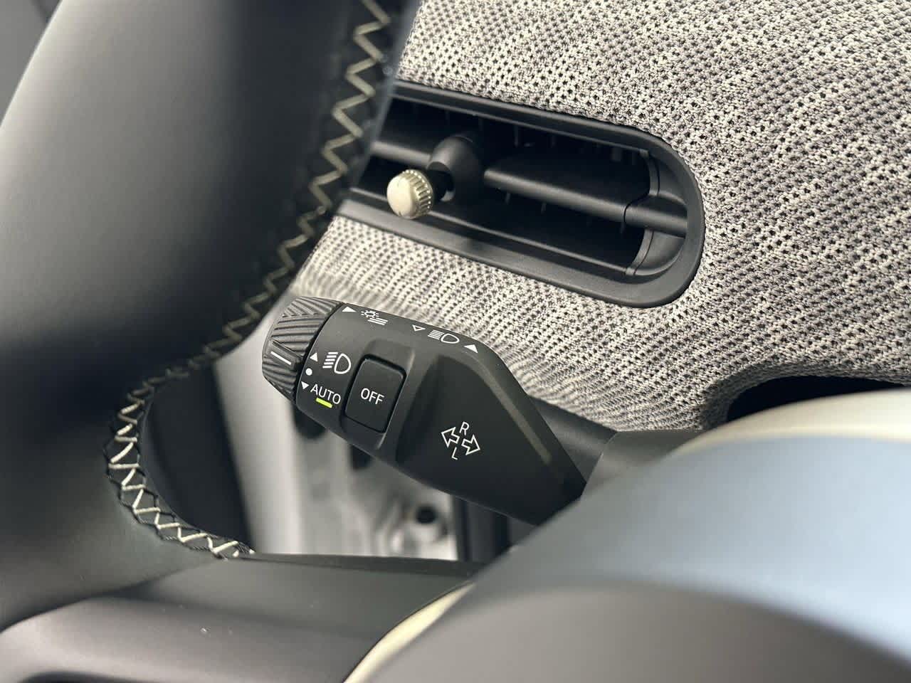 Thumbnail: 2025 MINI Cooper Hardtop - 17