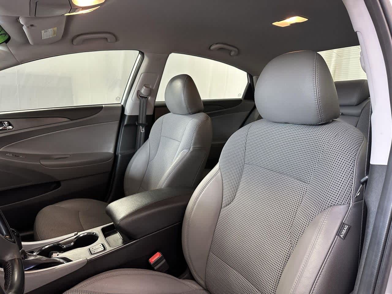 Thumbnail: 2013 Hyundai Sonata - 11