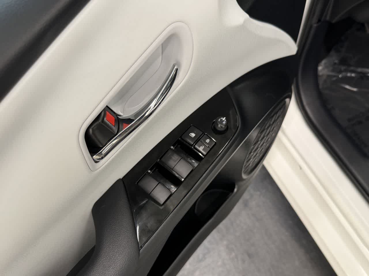 Thumbnail: 2021 Toyota Prius Prime - 14