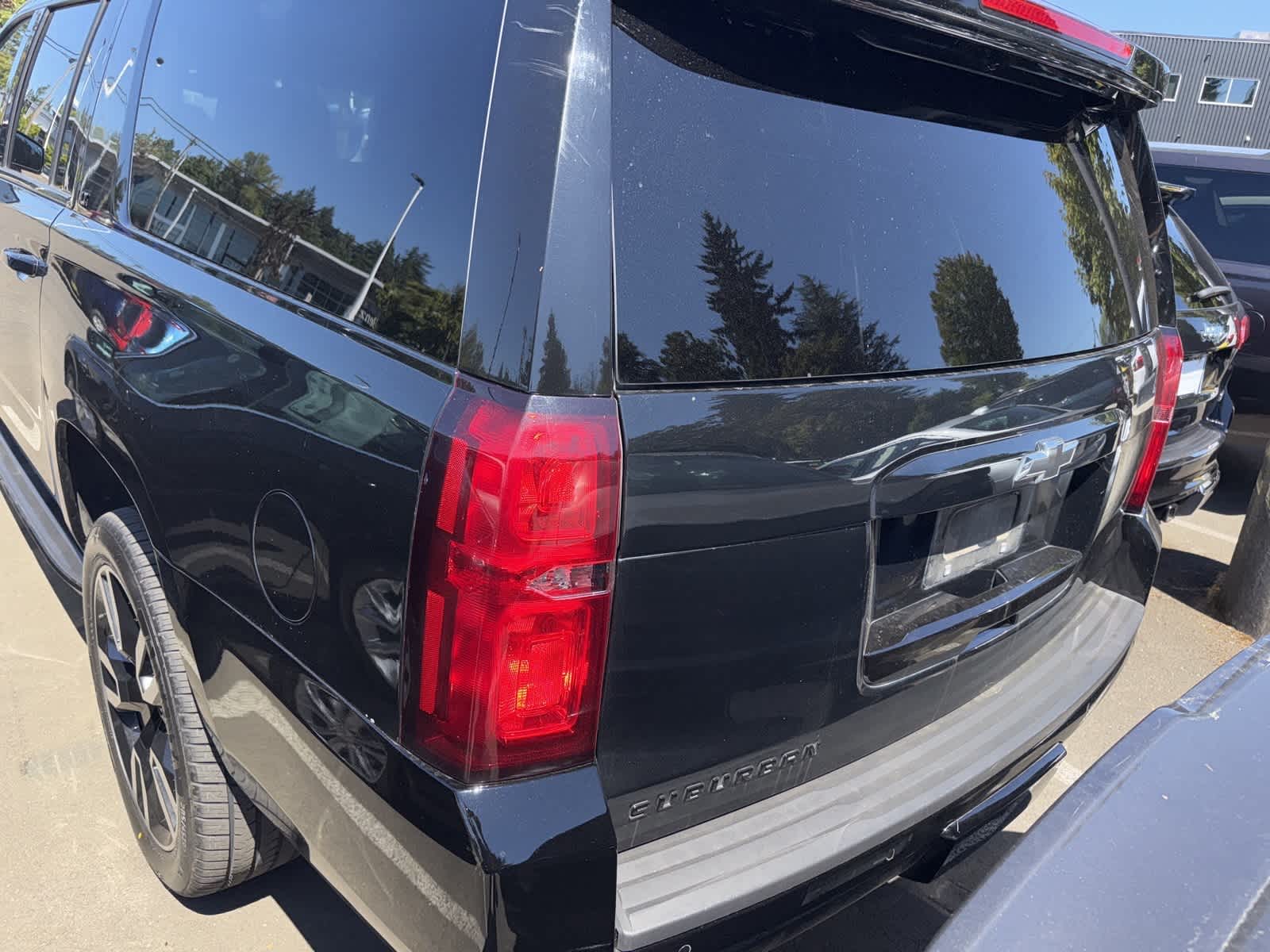 Thumbnail: 2019 Chevrolet Suburban - 6