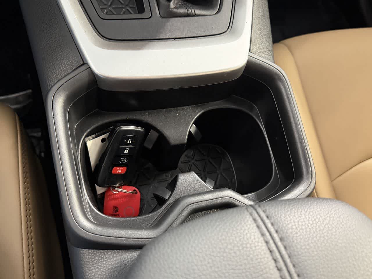 Thumbnail: 2019 Toyota RAV4 - 24