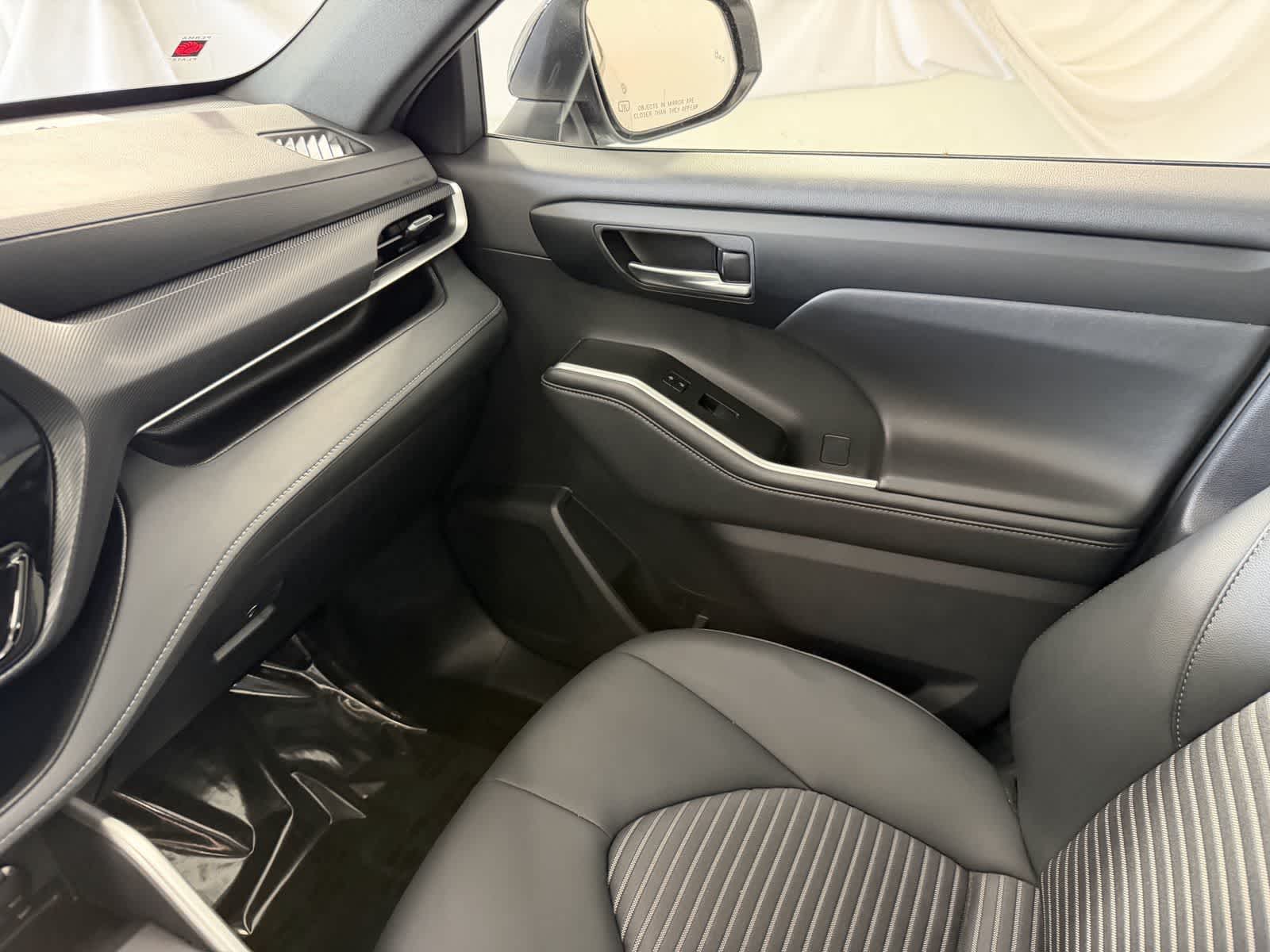 2025 Toyota Highlander XSE - Photo 25