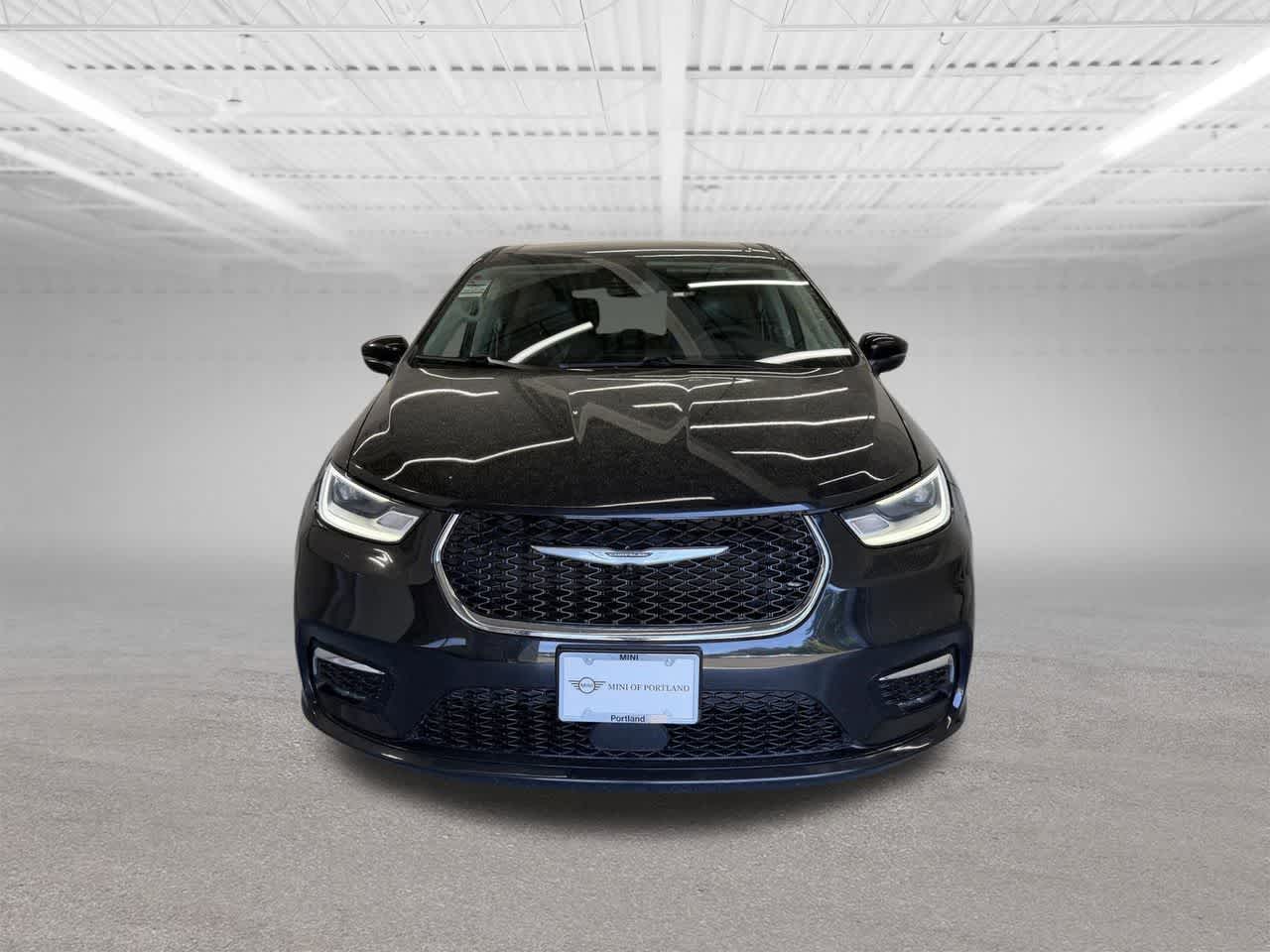 Thumbnail: 2023 Chrysler Pacifica - 7