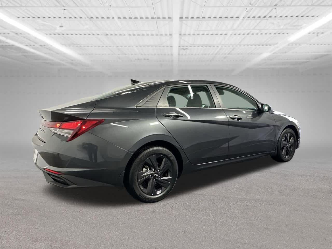 Thumbnail: 2022 Hyundai Elantra - 6