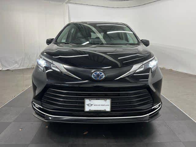 Thumbnail: 2024 Toyota Sienna - 8