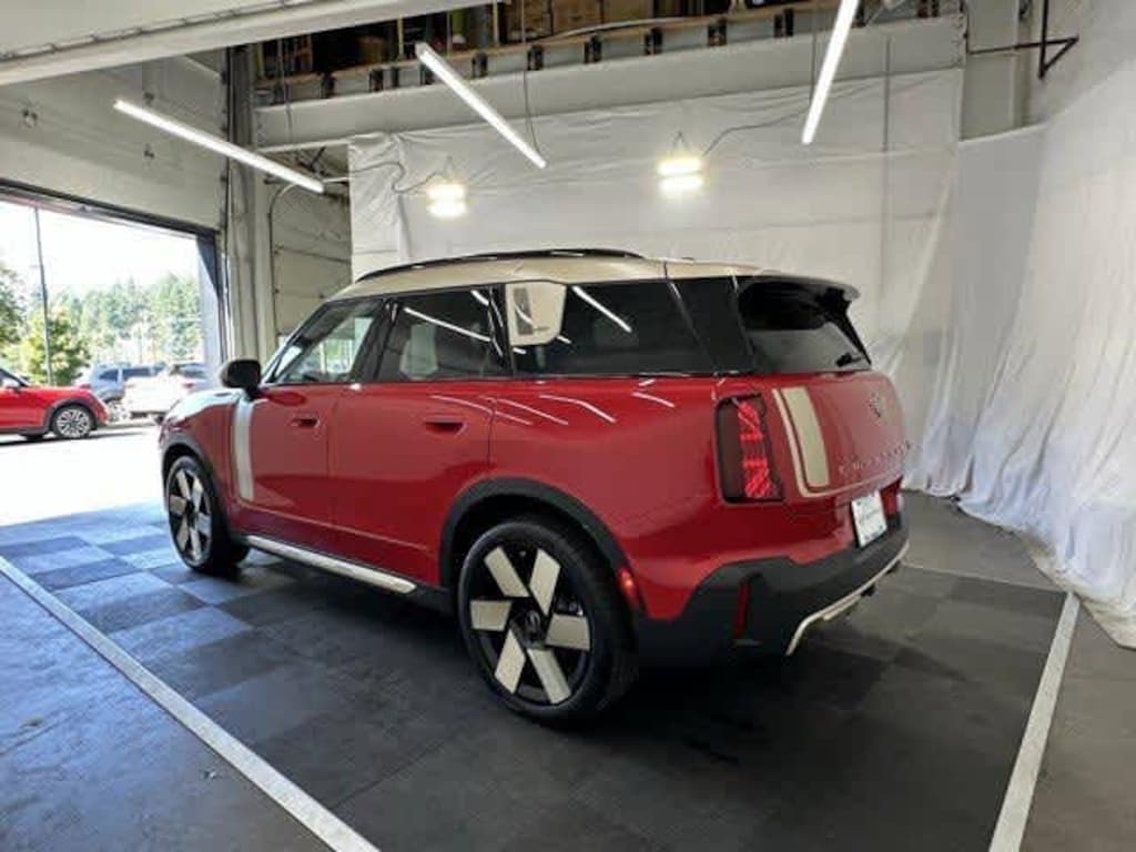 New 2025 MINI Countryman Iconic SUV