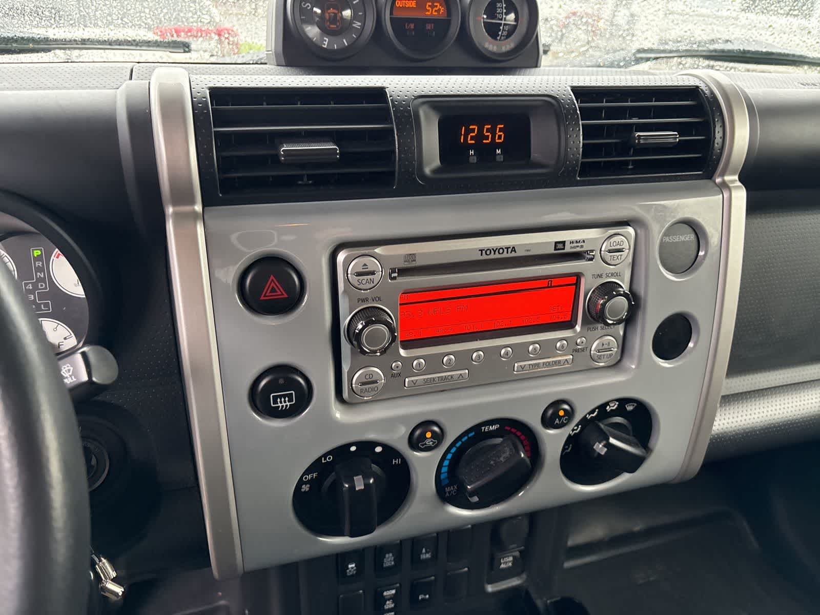 Thumbnail: 2014 Toyota FJ Cruiser - 11