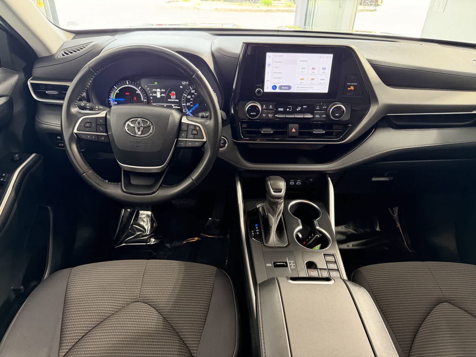 2023 Toyota Highlander LE - Photo 13