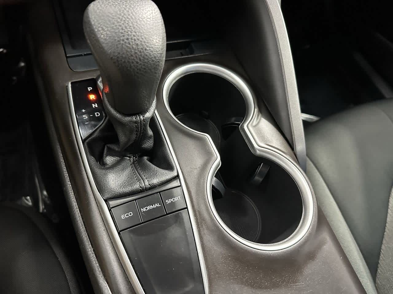 Thumbnail: 2022 Toyota Camry - 21