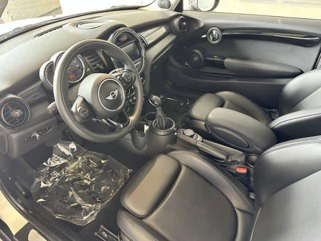 Thumbnail: 2017 MINI Cooper Hardtop - 9