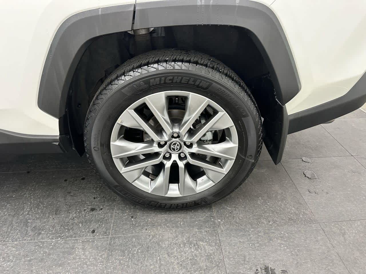 Thumbnail: 2022 Toyota RAV4 - 25