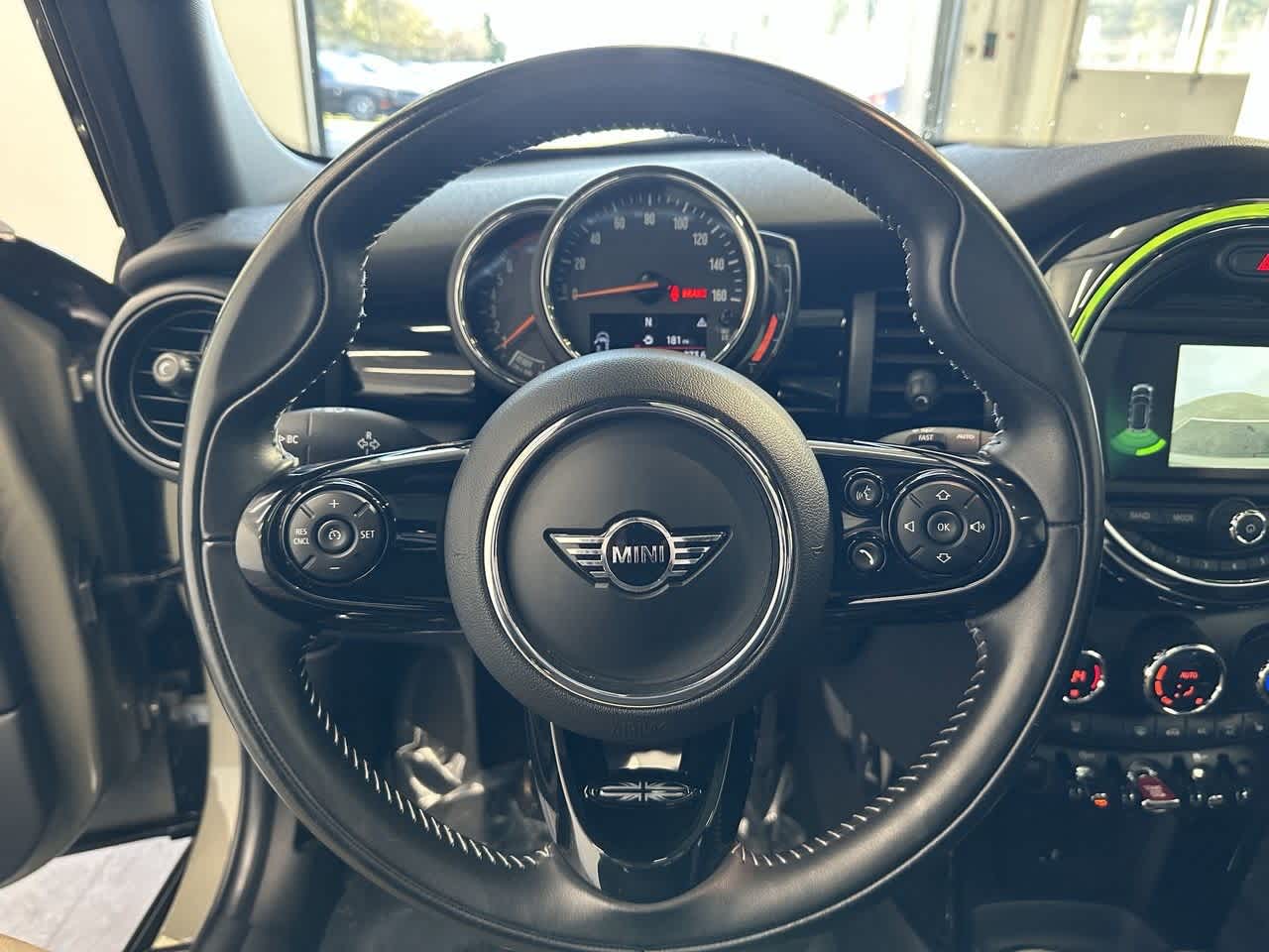 Thumbnail: 2019 MINI Cooper Hardtop - 17