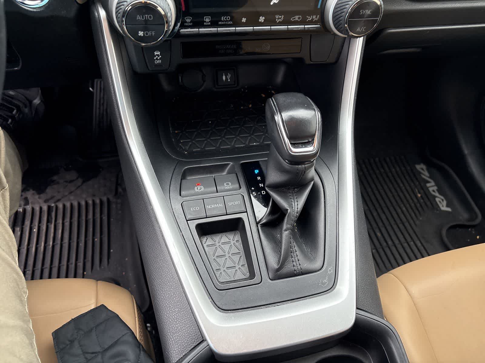 Thumbnail: 2019 Toyota RAV4 - 11