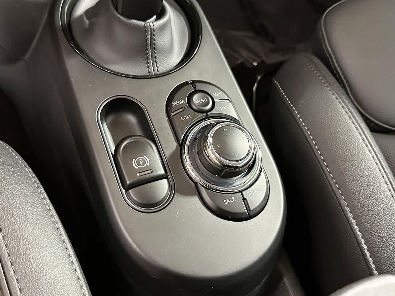 Thumbnail: 2024 MINI Cooper Hardtop - 24