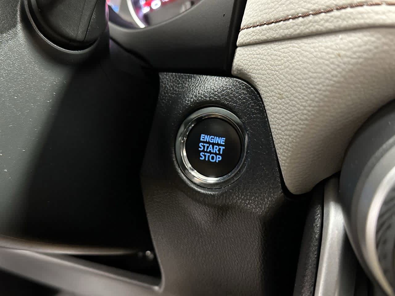 Thumbnail: 2022 Toyota RAV4 - 21