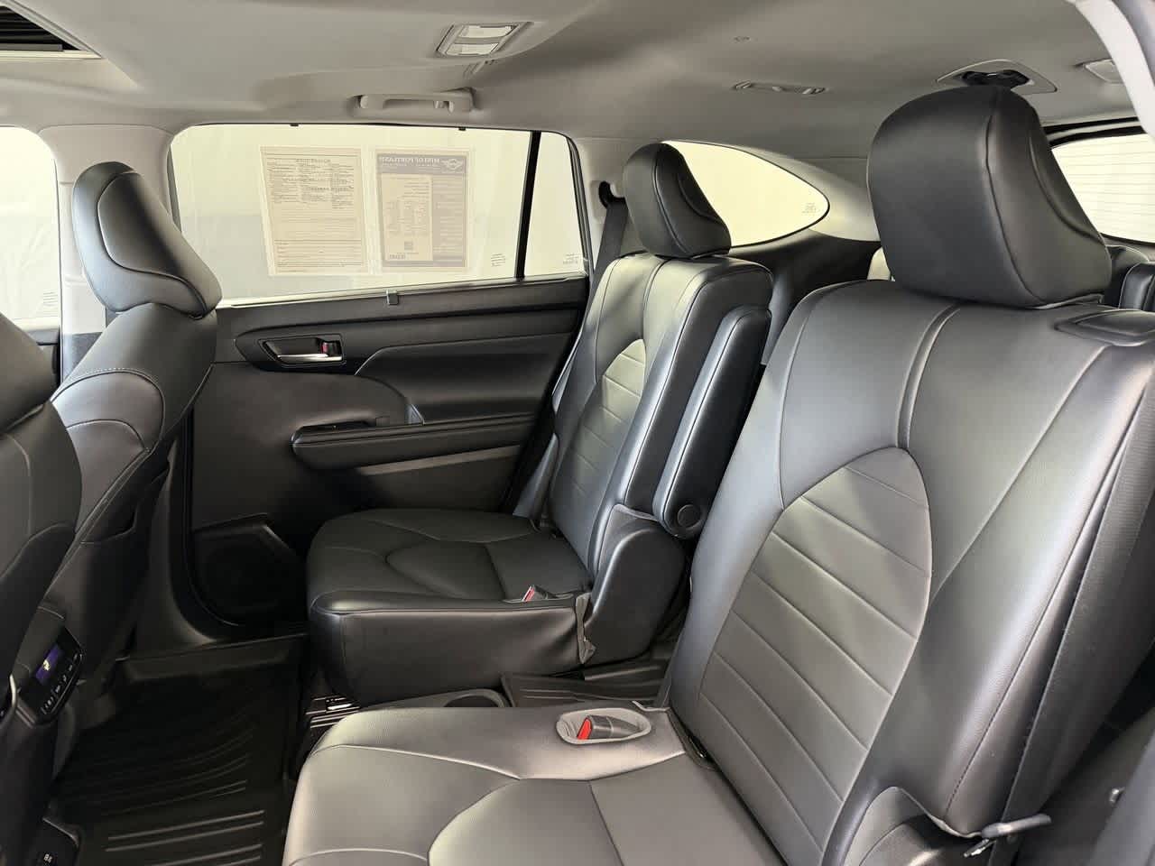 Thumbnail: 2021 Toyota Highlander - 12