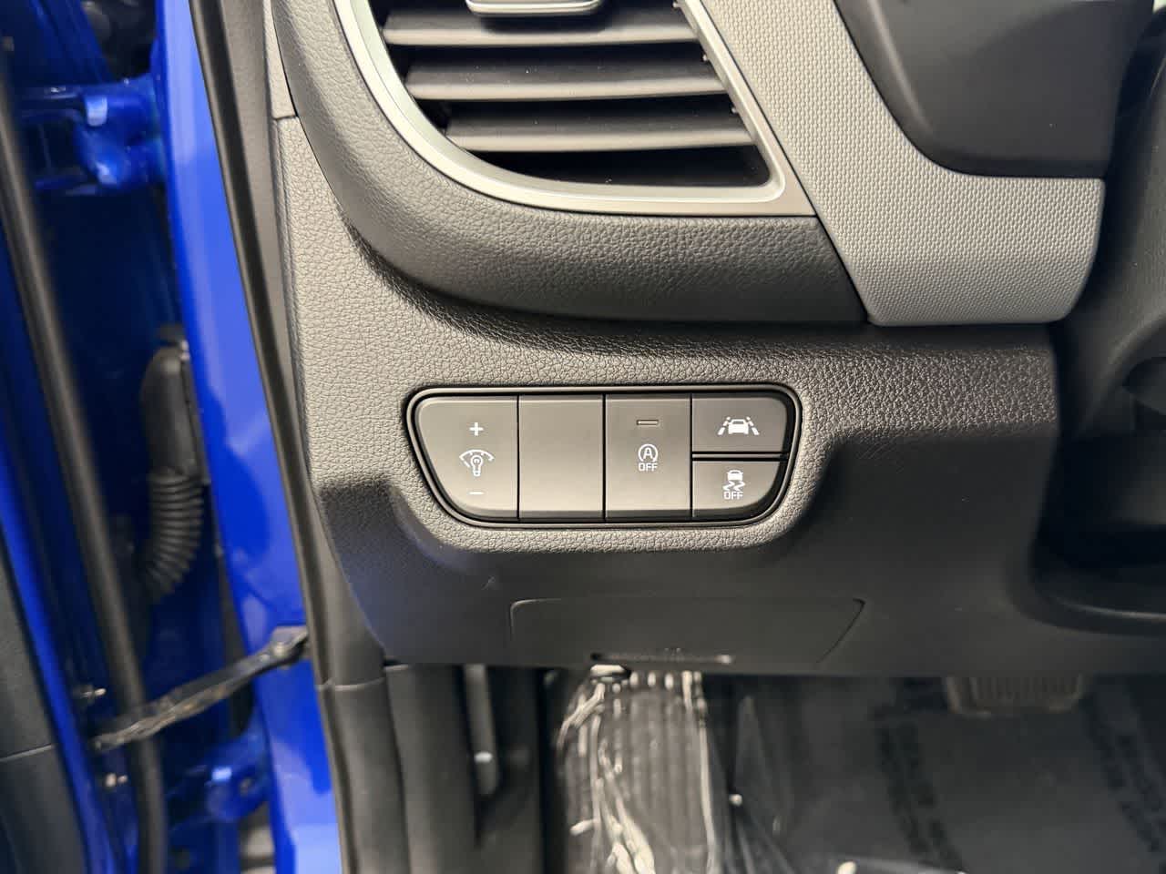 Thumbnail: 2023 Kia Seltos - 15