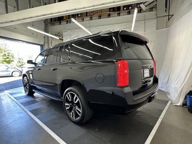 2019 Chevrolet Suburban LT photo 2