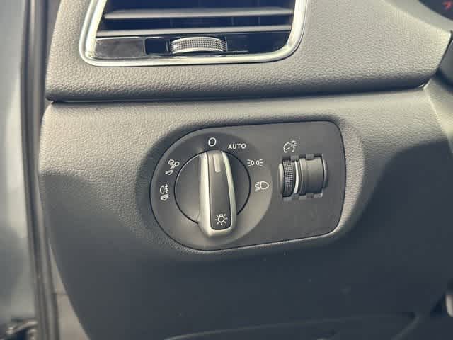 Thumbnail: 2016 Audi Q3 - 17