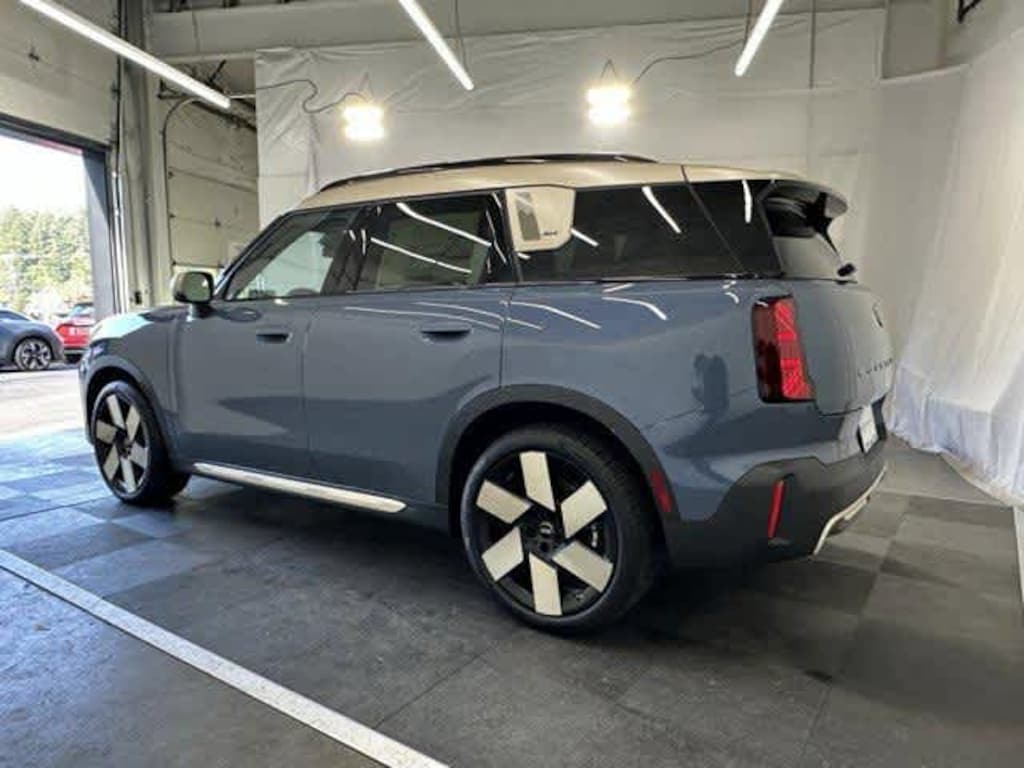New 2026 MINI Countryman Iconic SUV