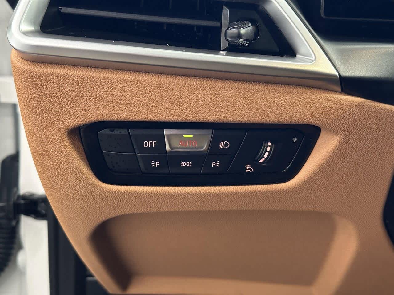 Thumbnail: 2025 BMW 3 Series - 16