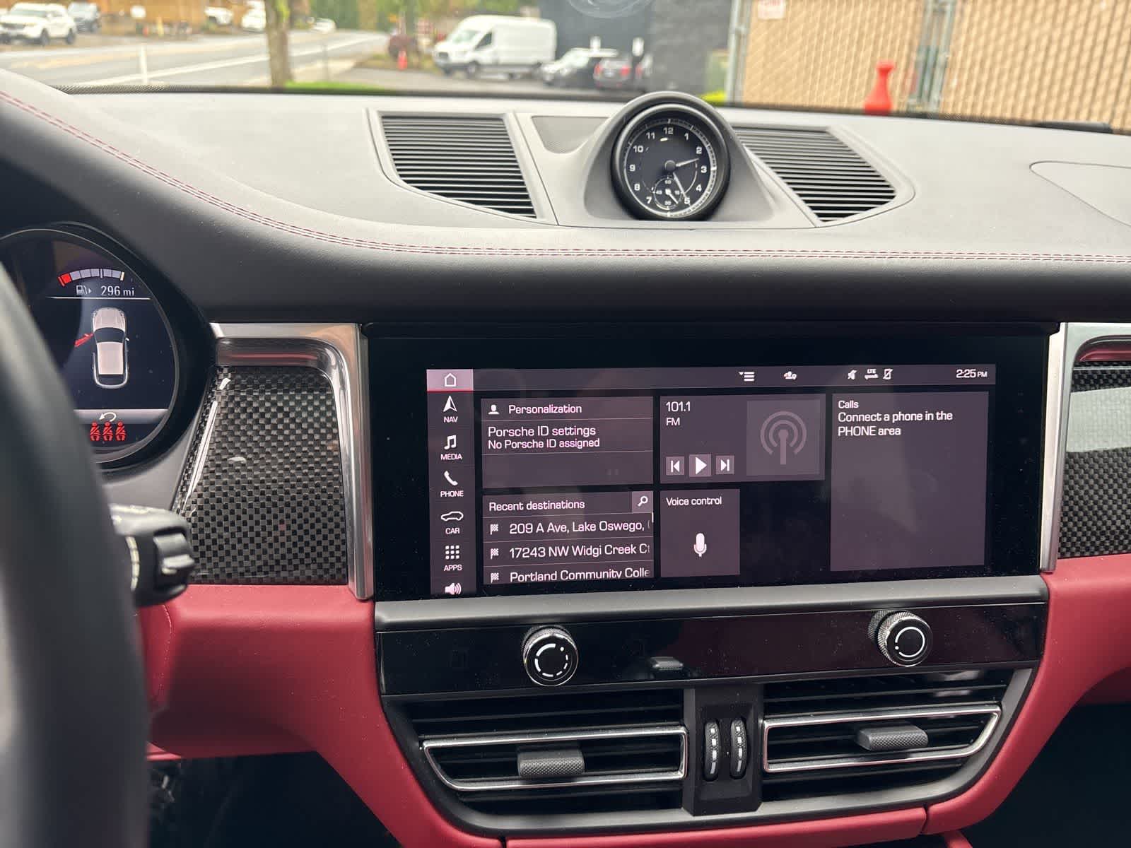 Thumbnail: 2022 Porsche Macan - 5