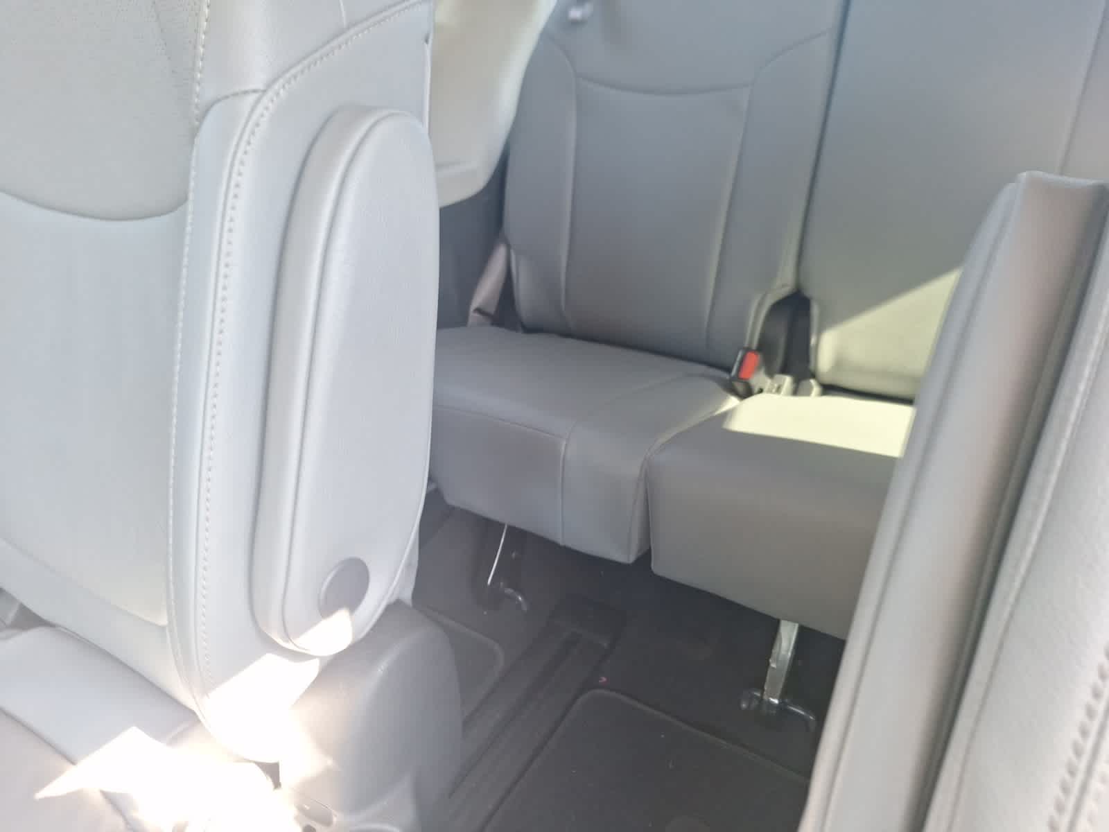 Thumbnail: 2022 Toyota Sienna - 7