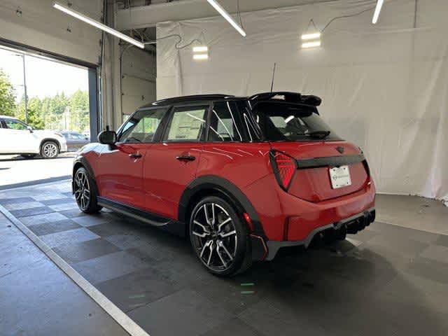 2025 Mini Cooper 4 Door Hardtop Iconic photo 3