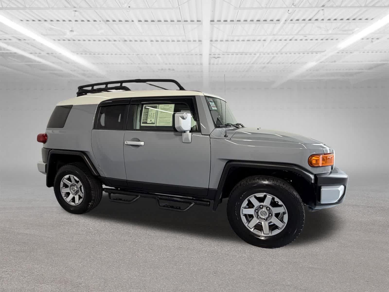 Thumbnail: 2014 Toyota FJ Cruiser - 7