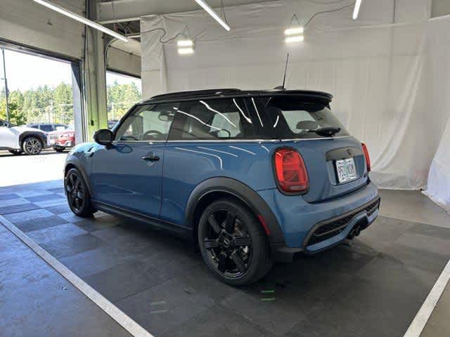 2023 Mini Cooper 2 Door Hardtop S Iconic photo 2