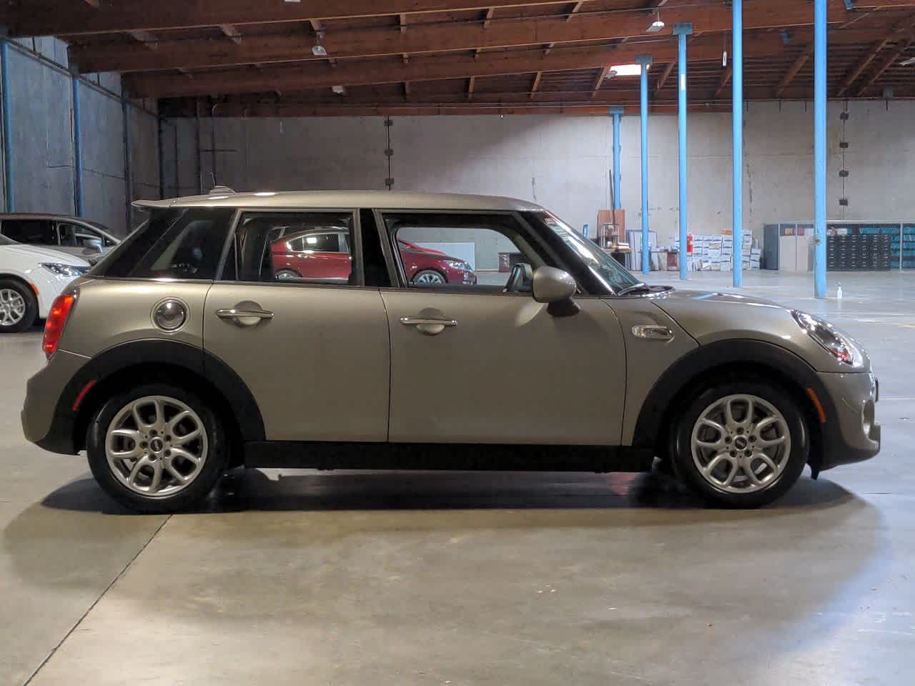 Thumbnail: 2018 MINI Cooper Hardtop - 7