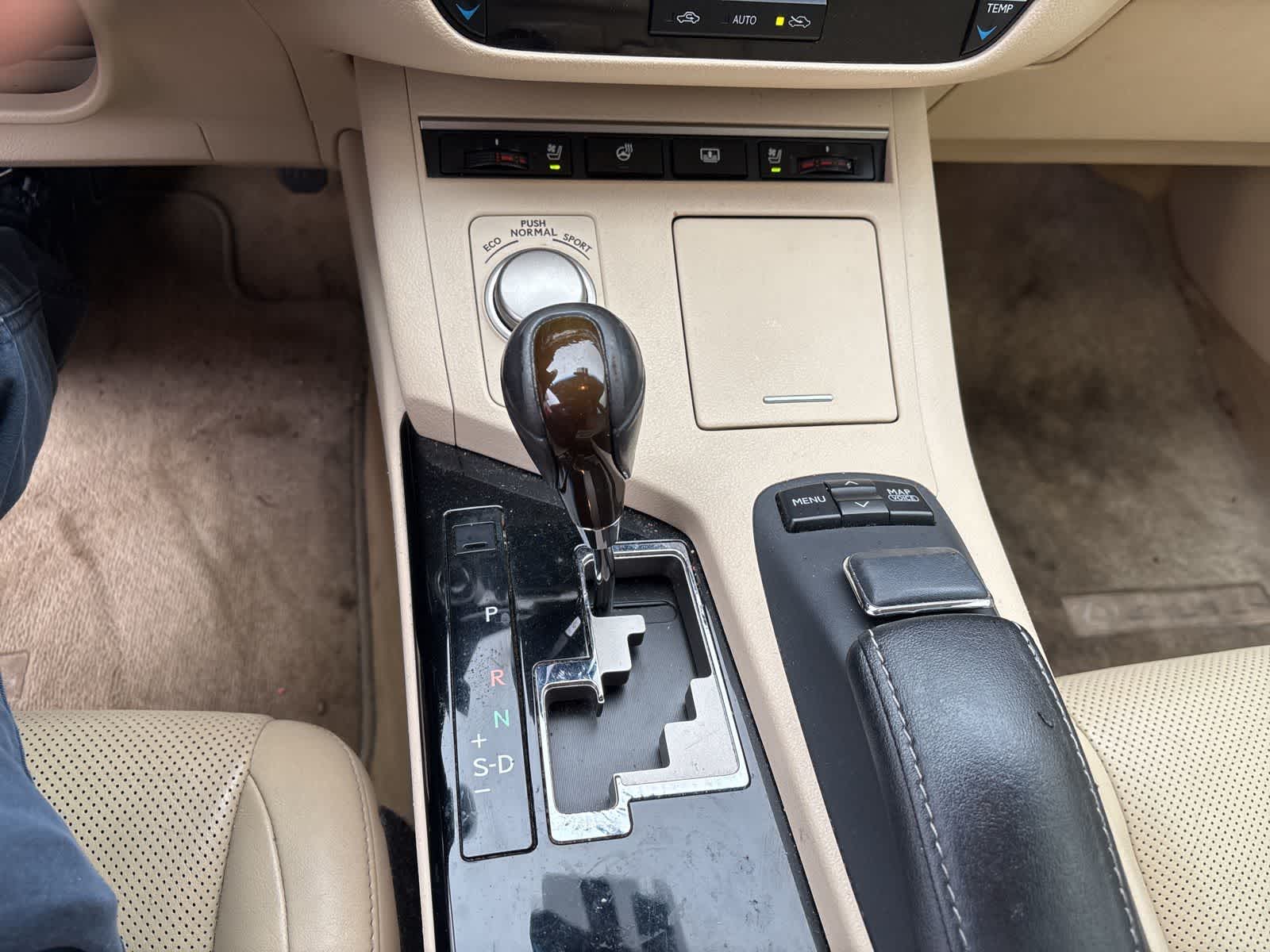 Thumbnail: 2013 Lexus ES - 14