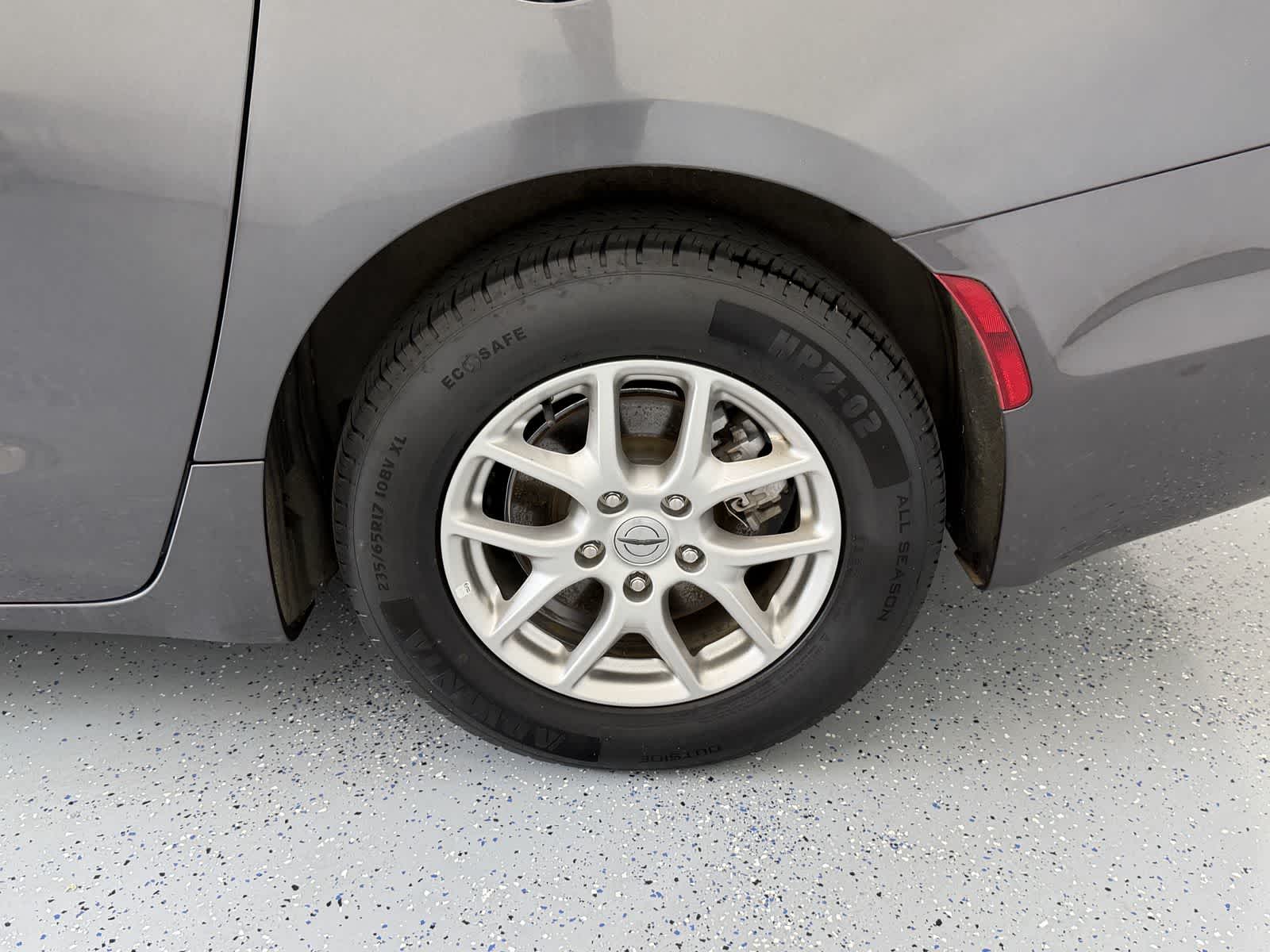 2023 Chrysler Pacifica Touring L - Photo 25