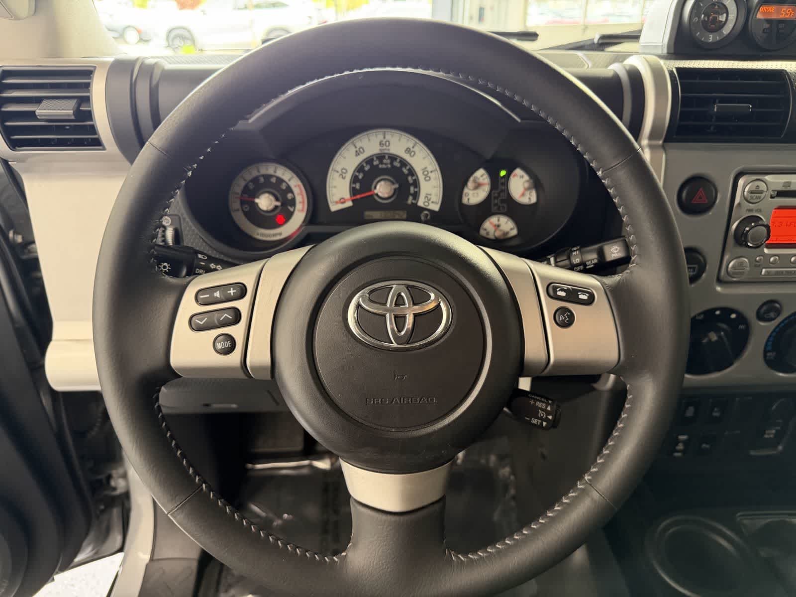 Thumbnail: 2014 Toyota FJ Cruiser - 15