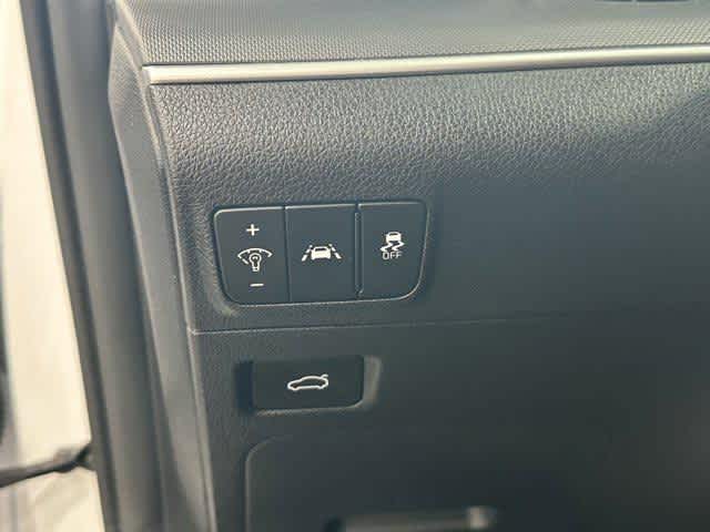 Thumbnail: 2023 Kia K5 - 16