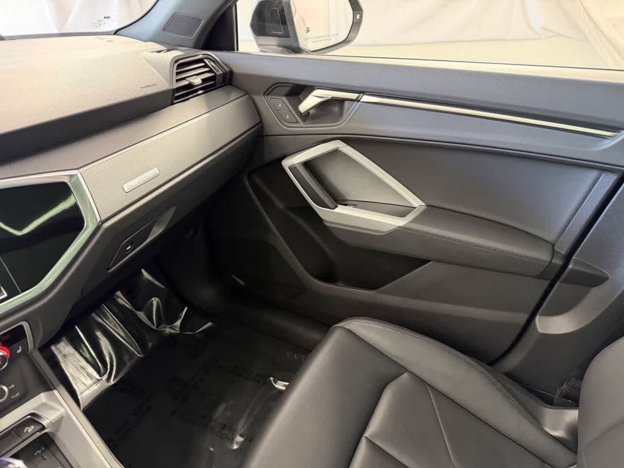 Thumbnail: 2024 Audi Q3 - 23