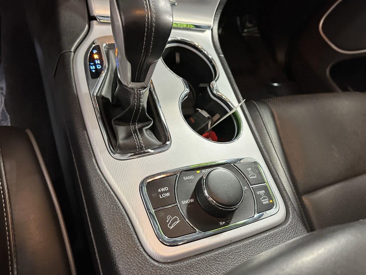 Thumbnail: 2021 Jeep Grand Cherokee - 24