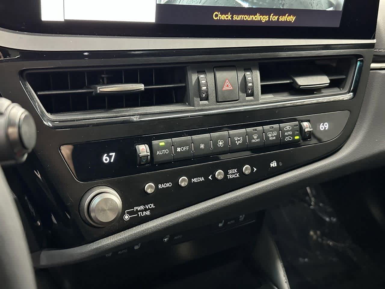 Thumbnail: 2023 Lexus ES - 22