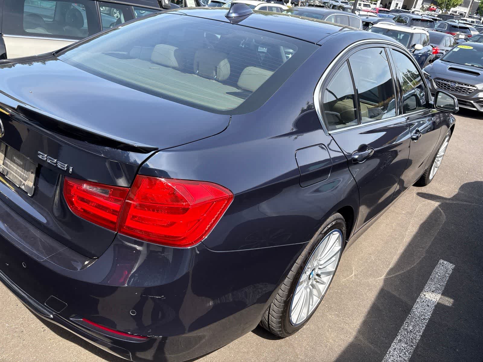 Thumbnail: 2015 BMW 3 Series - 10
