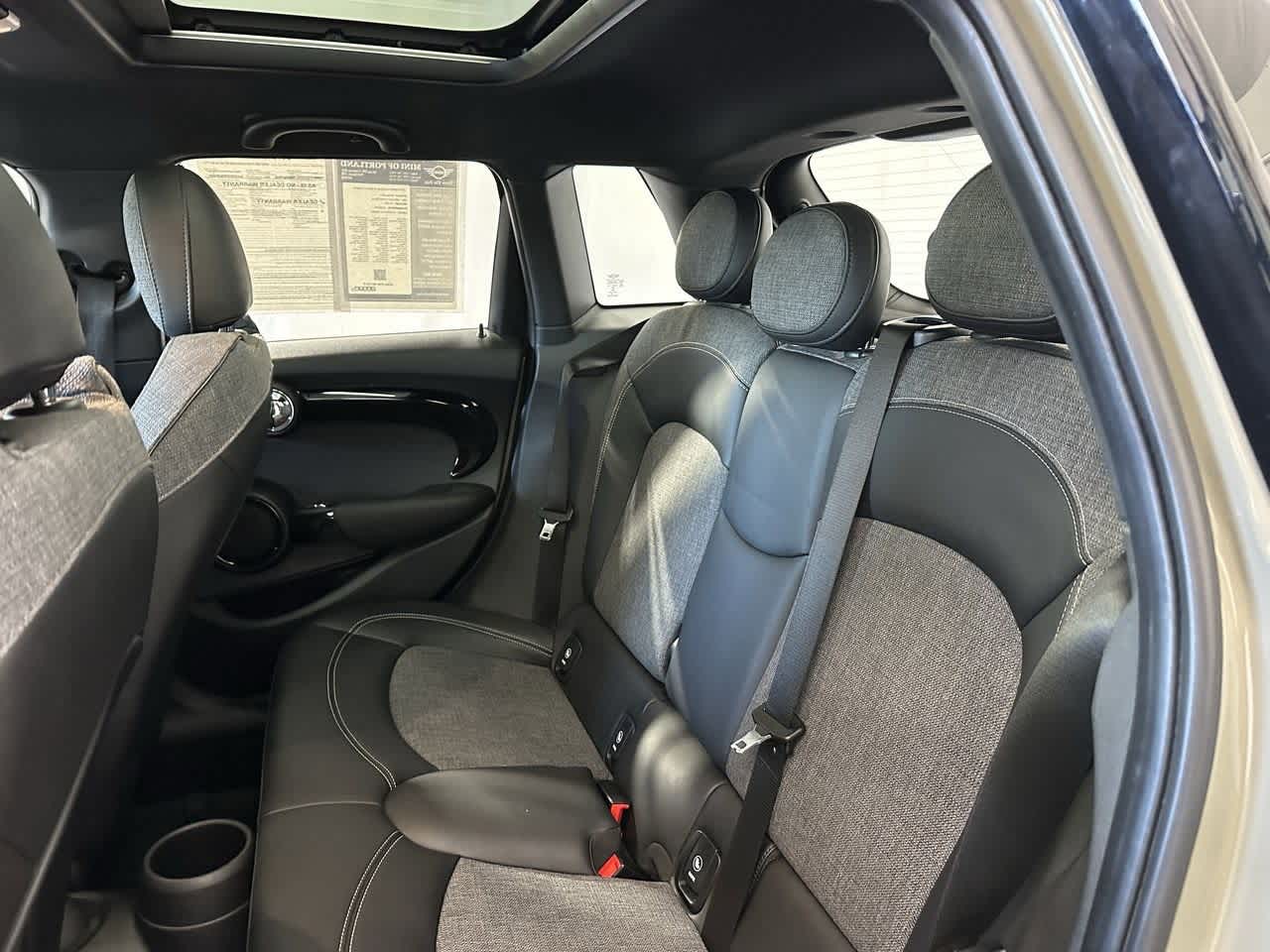 Thumbnail: 2019 MINI Cooper Hardtop - 12