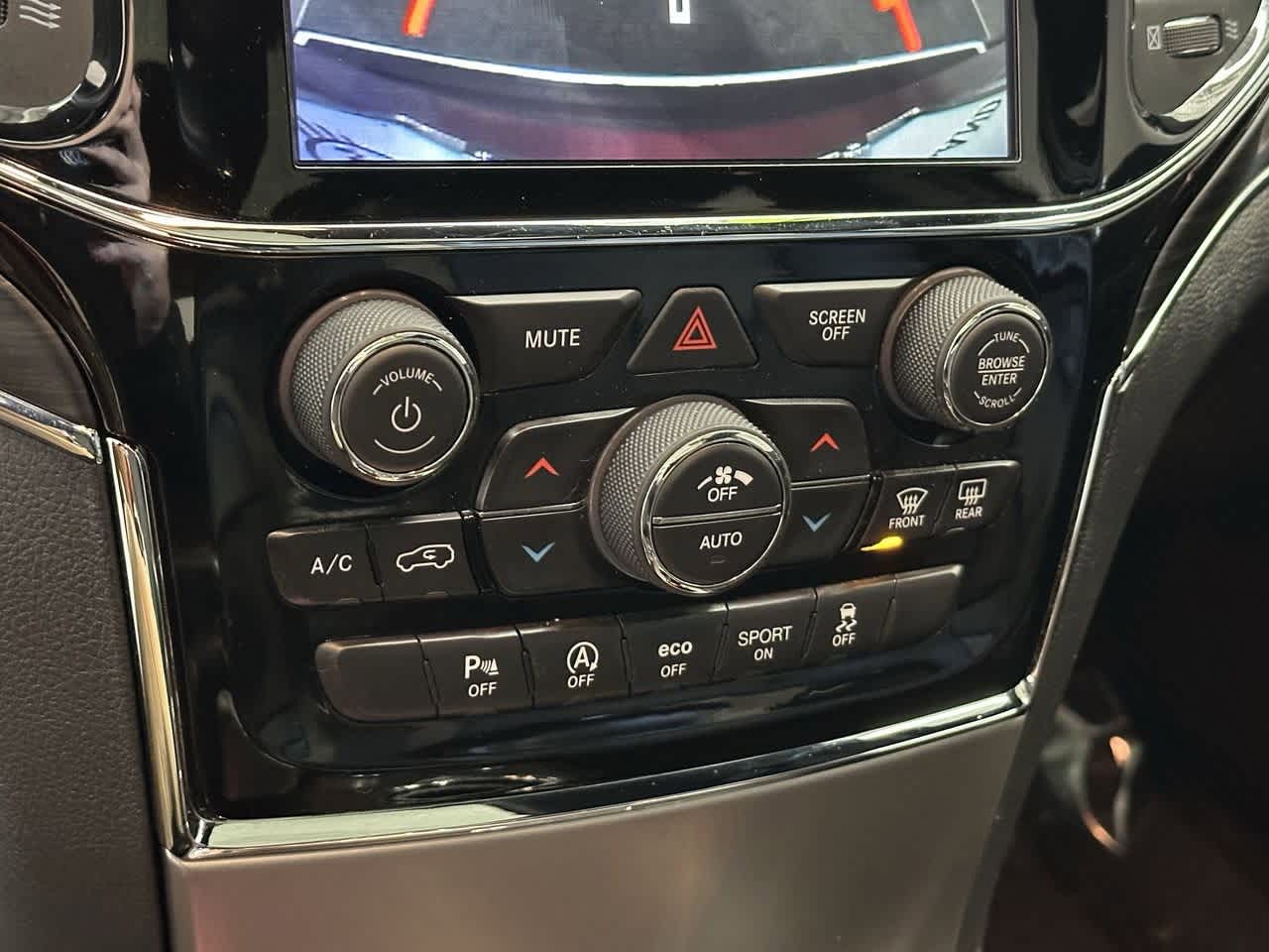 Thumbnail: 2019 Jeep Grand Cherokee - 23